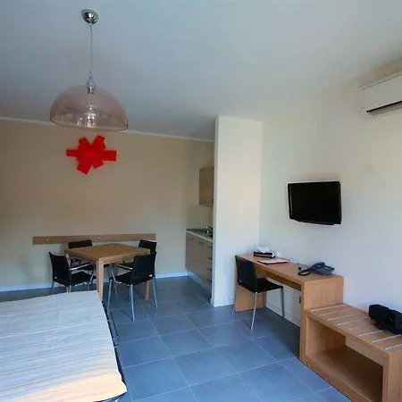 Отель San Rocco Hotel Сканцорошате